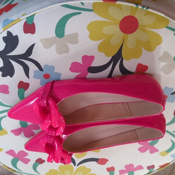 Bright Pink Pointed Toe Flats with Chain Detail, Never Worn, Size 40 - Picture 2 of 4